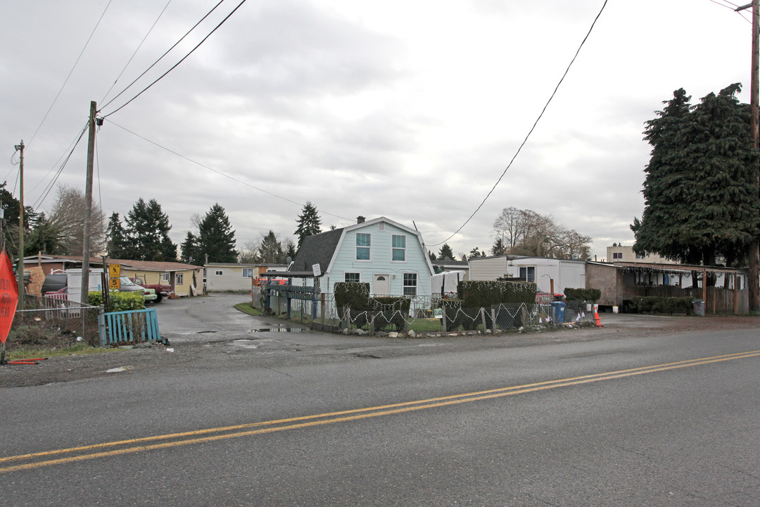 Green Acres Mobile Home Park in Kent, WA - Building Photo