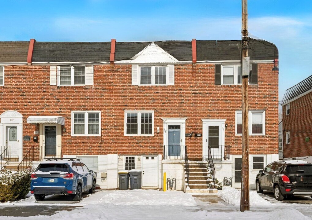 355 Mary St in Downingtown, PA - Building Photo