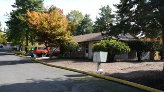 Shadow Lane Duplexes Apartments