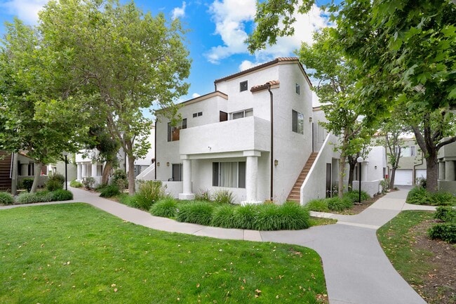Riverpark in Canyon Country, CA - Foto de edificio - Building Photo