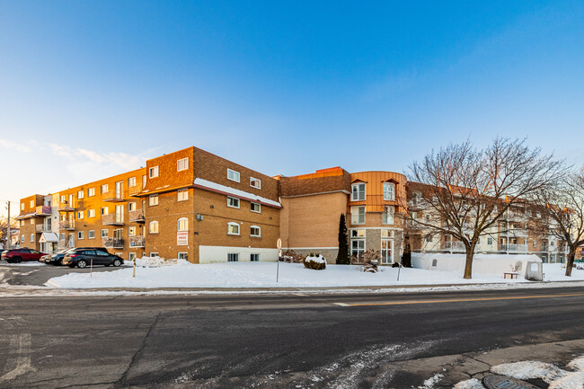 Place Primeau in Châteauguay, QC - Building Photo - Building Photo