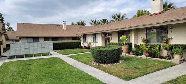 Las Casitas Apartments