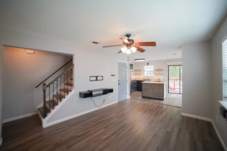 420 Indian Village Trail in Tallahassee, FL - Building Photo - Building Photo