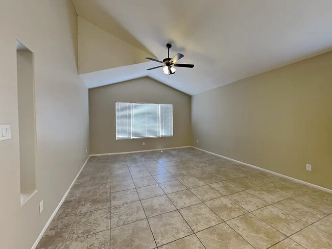 4055 W La Junta Dr in Glendale, AZ - Building Photo - Building Photo