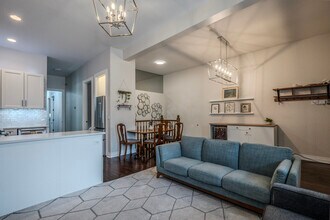 1349 W Huron St in Chicago, IL - Building Photo - Building Photo