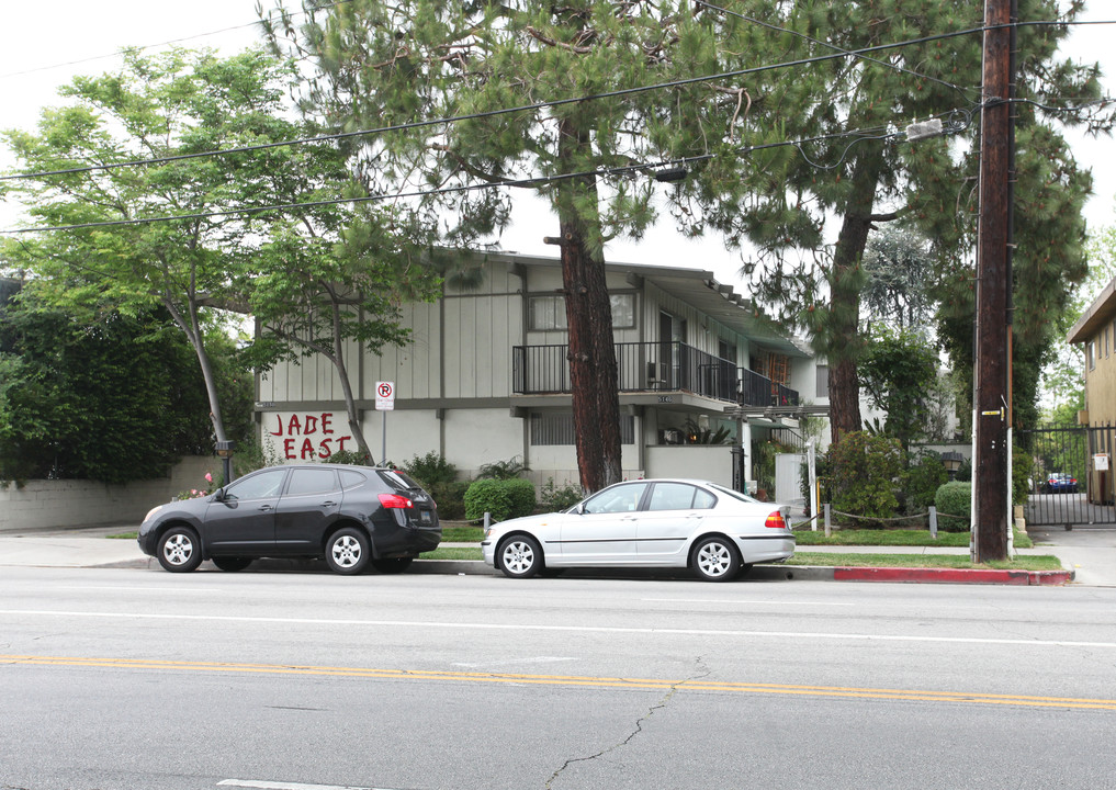 5146 Coldwater Canyon Ave in Sherman Oaks, CA - Building Photo