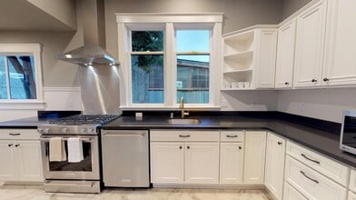 1554 NW 50th St in Seattle, WA - Building Photo - Building Photo
