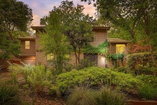 805 Leonard St in Austin, TX - Building Photo