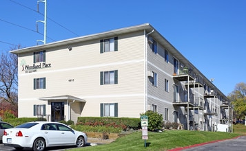 Woodland Place Apartments, LLC in West Des Moines, IA - Building Photo - Building Photo