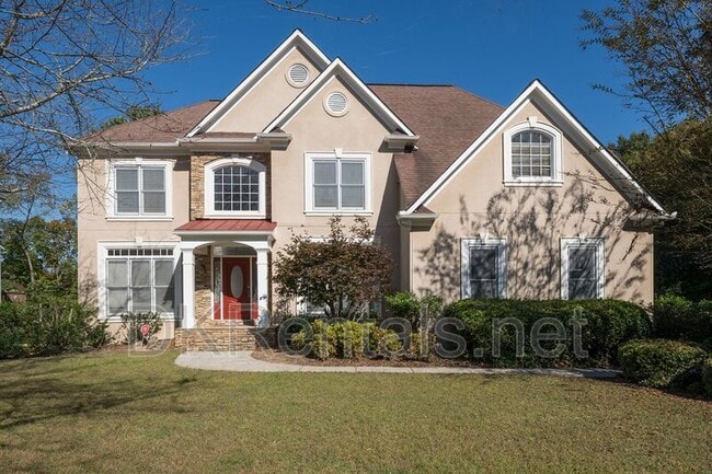 property at 841 Lakeglen Dr