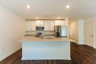 5693 Timber Leaf Lp in Bessemer, AL - Building Photo - Building Photo