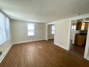 133 1/2 Clinton Ave in Cortland, NY - Building Photo - Building Photo