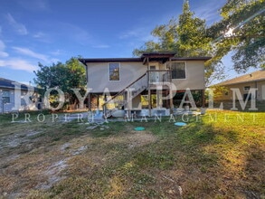 8350 Wren Rd in Ft. Myers, FL - Building Photo - Building Photo