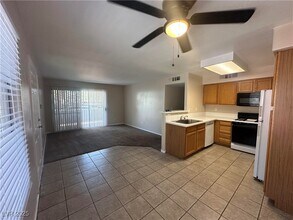 3055 Casey Dr in Las Vegas, NV - Building Photo - Building Photo
