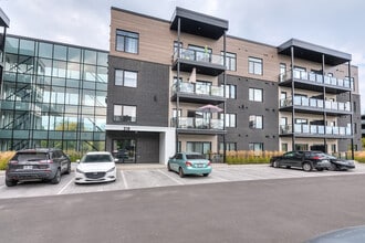 219 Saint-Régis Rang S in St-Constant, QC - Building Photo - Building Photo