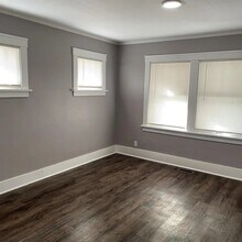 1105 E Kansas St in Peoria, IL - Building Photo - Building Photo