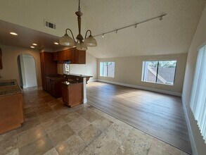 1760 Temple Ave, Unit #d in Long Beach, CA - Foto de edificio - Building Photo