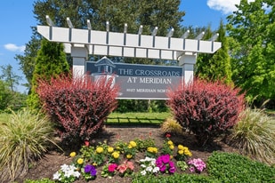 Crossroads at Meridian Apartments in Puyallup, WA - Building Photo