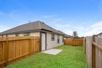 2804 Briggs Dr in Conroe, TX - Building Photo - Building Photo