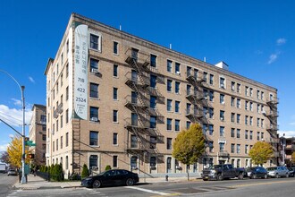 148-09 Northern Blvd in Flushing, NY - Foto de edificio - Building Photo