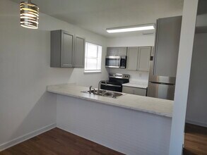 2616 Chandalar Ln, Unit C in Tallahassee, FL - Foto de edificio - Building Photo