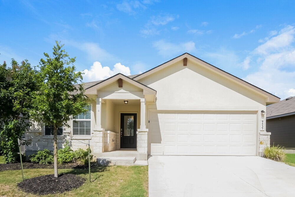 9537 Moon Shine in San Antonio, TX - Building Photo
