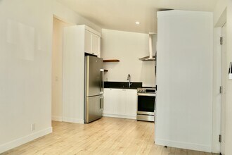 734 Center St in Costa Mesa, CA - Building Photo - Building Photo