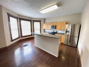 74 E Lane Ave in Columbus, OH - Building Photo - Building Photo