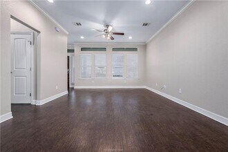 1420 Holleman Dr in College Station, TX - Building Photo - Building Photo