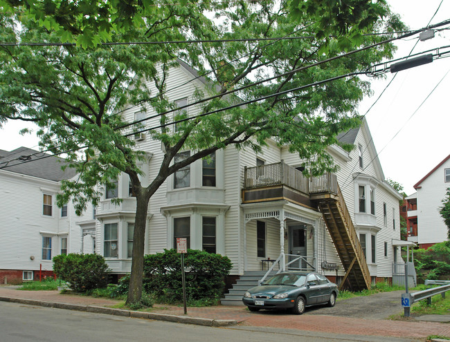 10-12 Grant St in Portland, ME - Building Photo - Building Photo