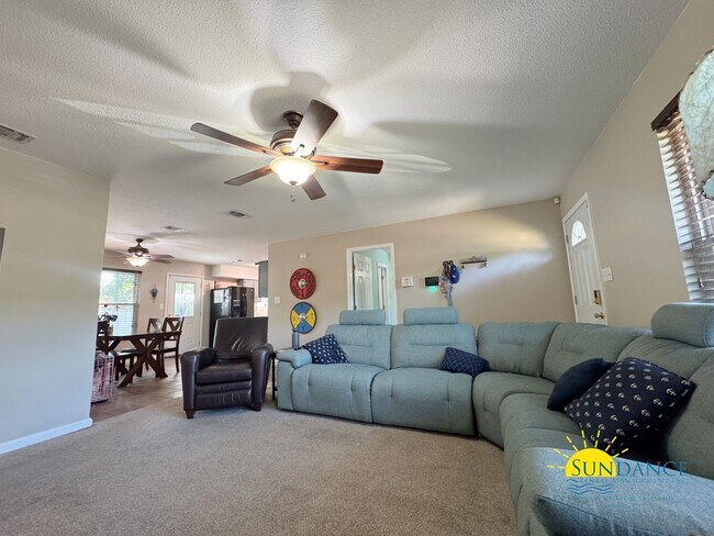 48 Cape Dr NW in Fort Walton Beach, FL - Foto de edificio - Building Photo