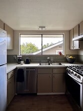 1616 Chapala St in Santa Barbara, CA - Building Photo - Building Photo