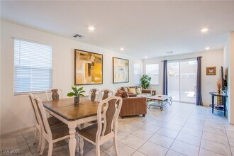 9858 W Meranto Ave in Las Vegas, NV - Building Photo - Building Photo
