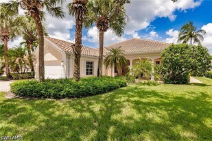 5163 Inagua Way in Naples, FL - Building Photo