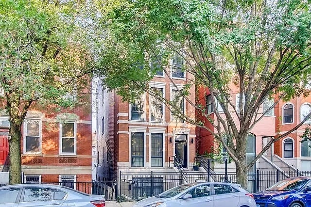 property at 1331 N Greenview Ave