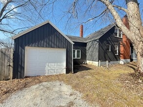 1626 E Belmont St in Springfield, MO - Building Photo - Building Photo