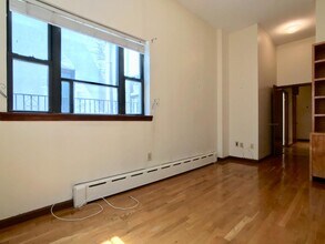 306 W 106th St in New York, NY - Building Photo - Building Photo