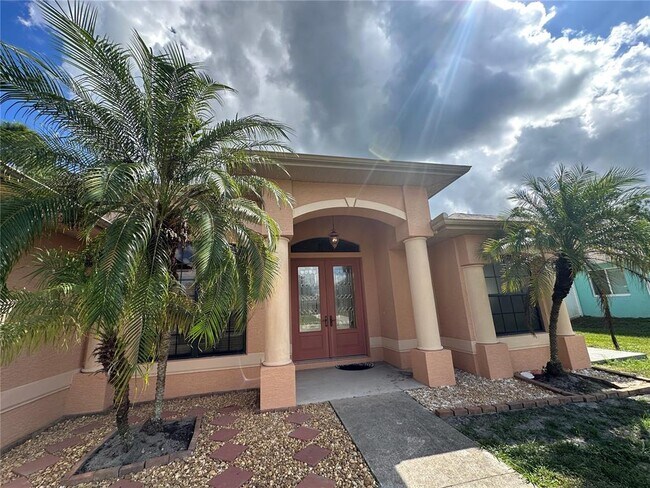 3308 N Cranberry Blvd in North Port, FL - Foto de edificio - Building Photo