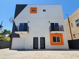 2337 S Crenshaw Blvd, Unit 2337 in Los Angeles, CA - Building Photo