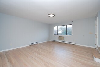 208 Hope St-Unit -2 in Stamford, CT - Building Photo - Building Photo