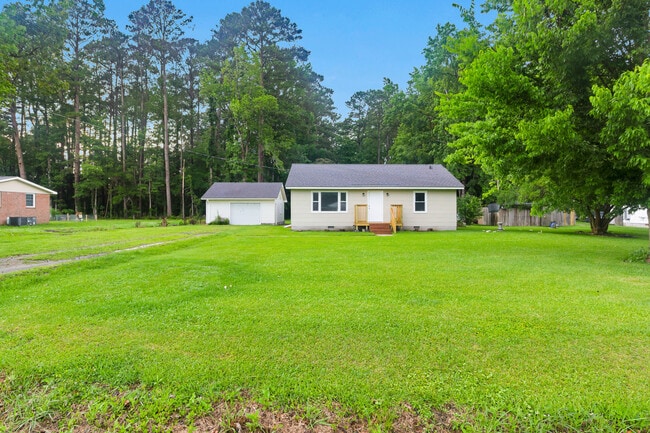 300 Battleground Ave in New Bern, NC - Building Photo - Building Photo
