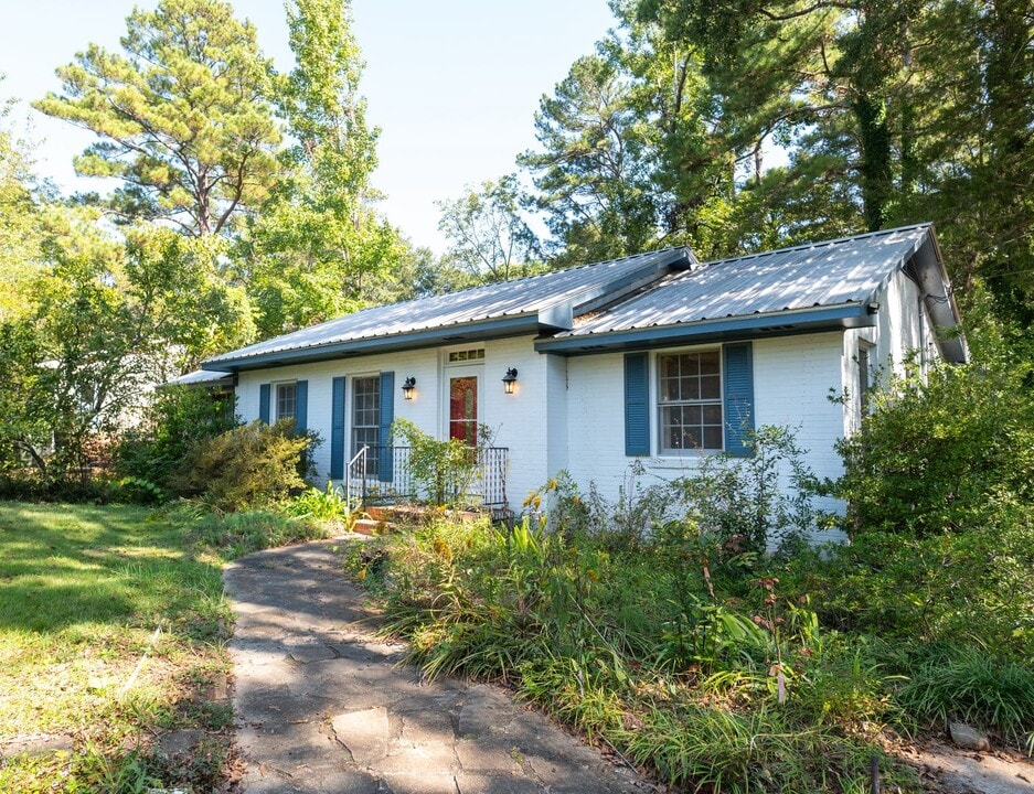 882 Cherokee Rd in Auburn, AL - Building Photo
