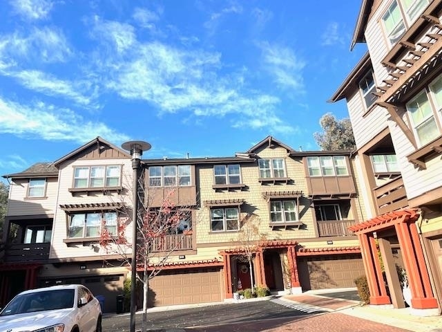 property at 9 Shreve Ln