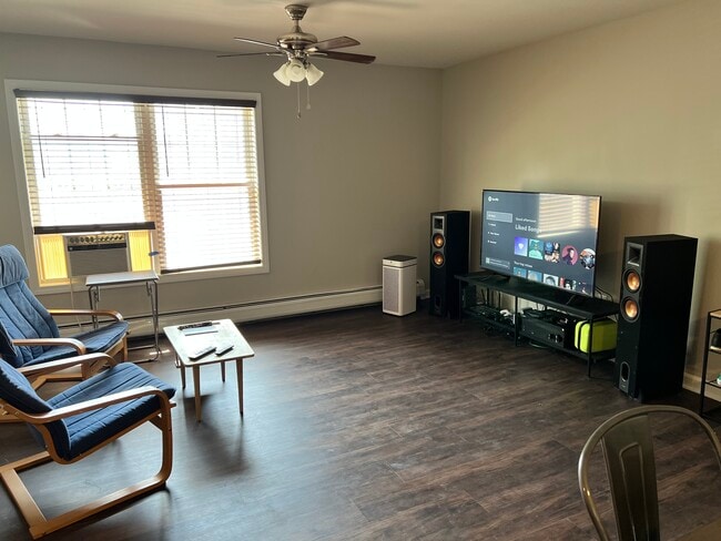 235 Main St, Unit 202 in Winooski, VT - Building Photo - Building Photo