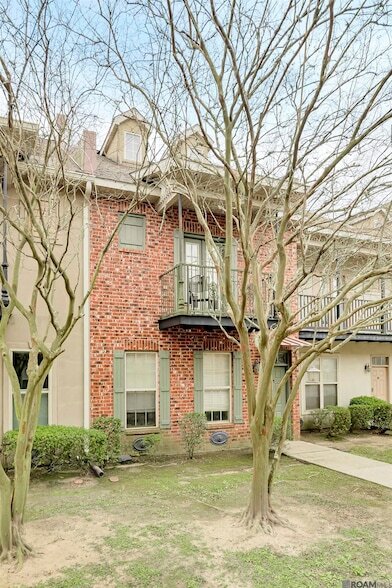 property at 10600 Lakes Blvd