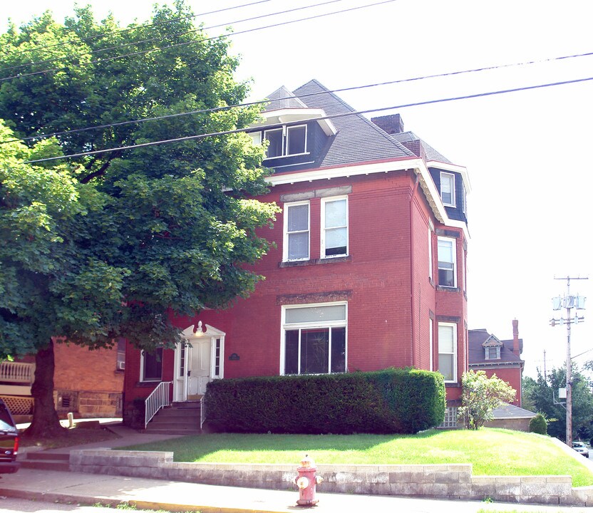 239 S Fairmount St in Pittsburgh, PA - Building Photo