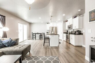 103 E 700 N, Unit 13 in Springville, UT - Building Photo - Building Photo
