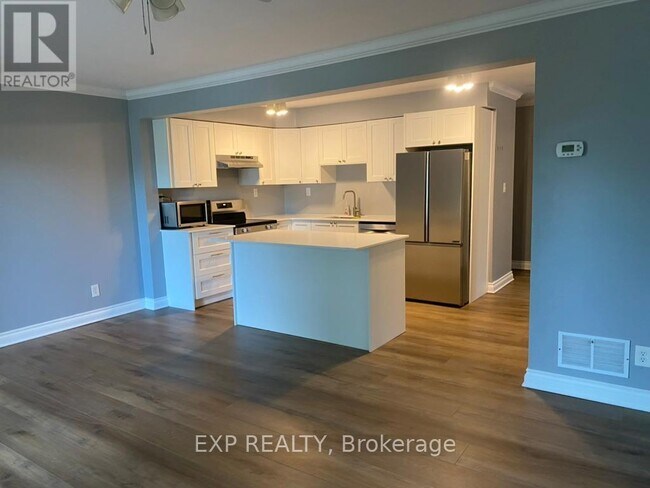 7 Clarendon Ave in St Catharines, ON - Building Photo - Building Photo