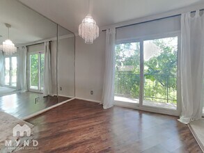 8211 Katy Fwy in Houston, TX - Building Photo - Building Photo