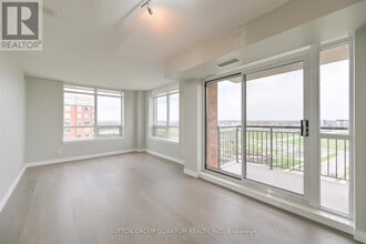 2379 Central Park Dr in Oakville, ON - Building Photo - Building Photo